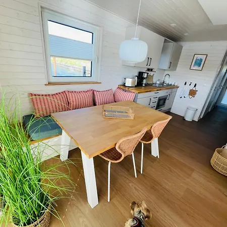 Ferienhaus Hausboot Lillemor Burgtiefe Fehmarn