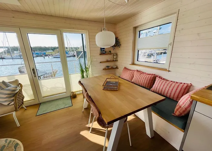 Hausboot Lillemor Burgtiefe